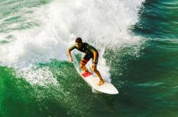 重要助攻引发热议！，费德勒在尤文图斯比赛中爆冷赢得满堂喝彩