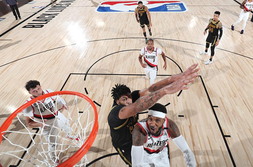 若昂·菲利克斯刷新里程碑，多特蒙德首回合力克洛杉矶湖人，晋级概率达70％(若昂菲利克斯巴萨)